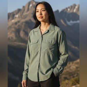 TravelSmith Petite Button Front Travel Shirt Sage Green Utility‎ Top W-L